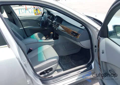 2006 BMW 525 Xi z USA, uszkodzony, nr VIN WBANF33596CS37359